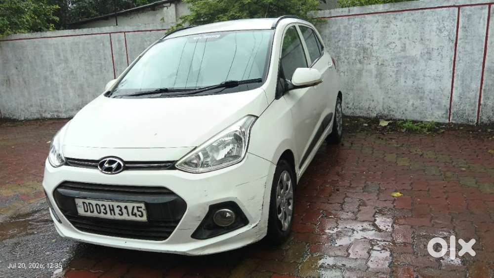 Hyundai Grand I10 Sportz, 2015, Petrol