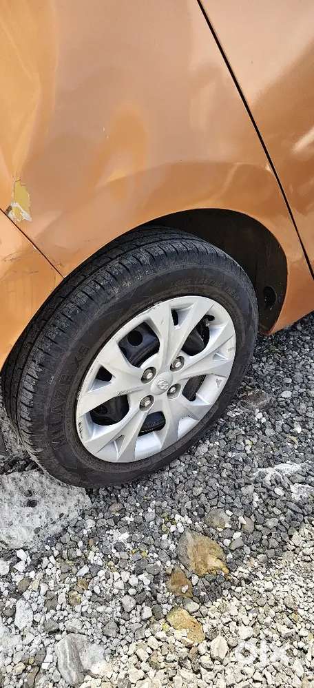 Grand I10 Sportz Top Model