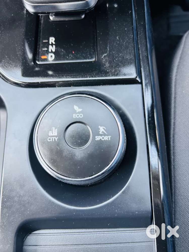 Tata Nexon, 2025, Petrol