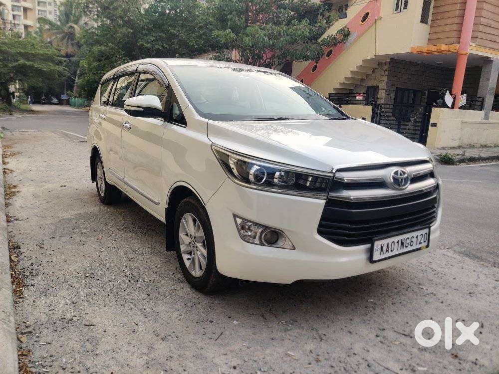 Toyota Innova Crysta 2.4 V 8 Str, 2016, Diesel