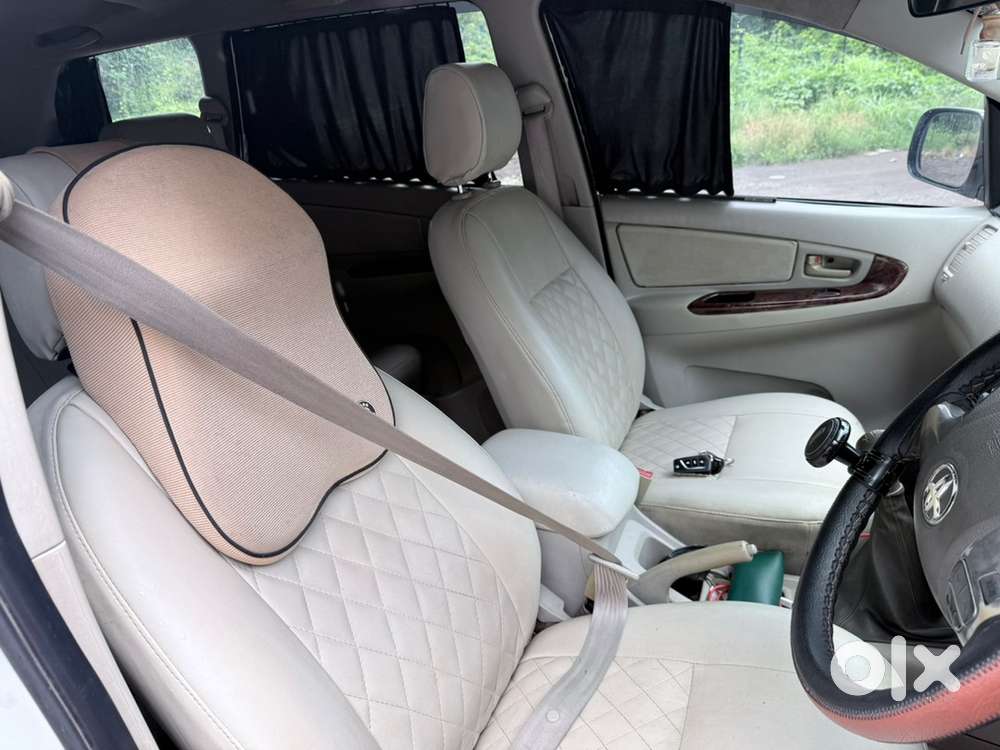 Toyota Innova 7 Str 2012