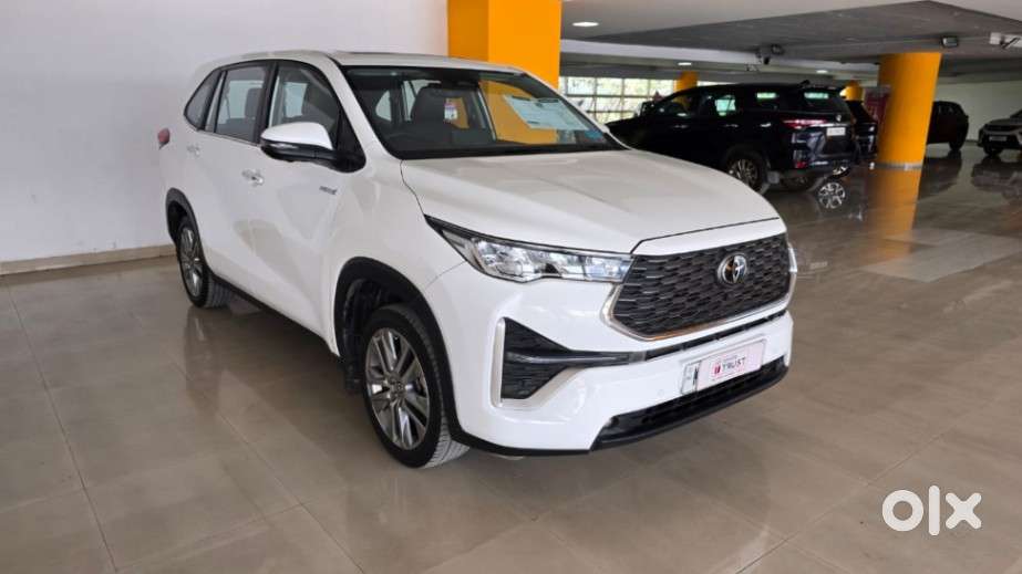 Toyota Innova Hycross 2.0 Zx (o) Hybrid 7 Str, 2023, Petrol