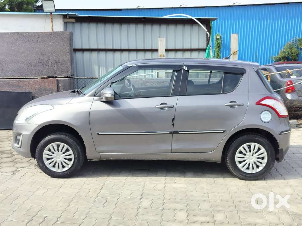 Maruti Suzuki Swift Vxi 1.2 Abs Bs-iv, 2016, Petrol