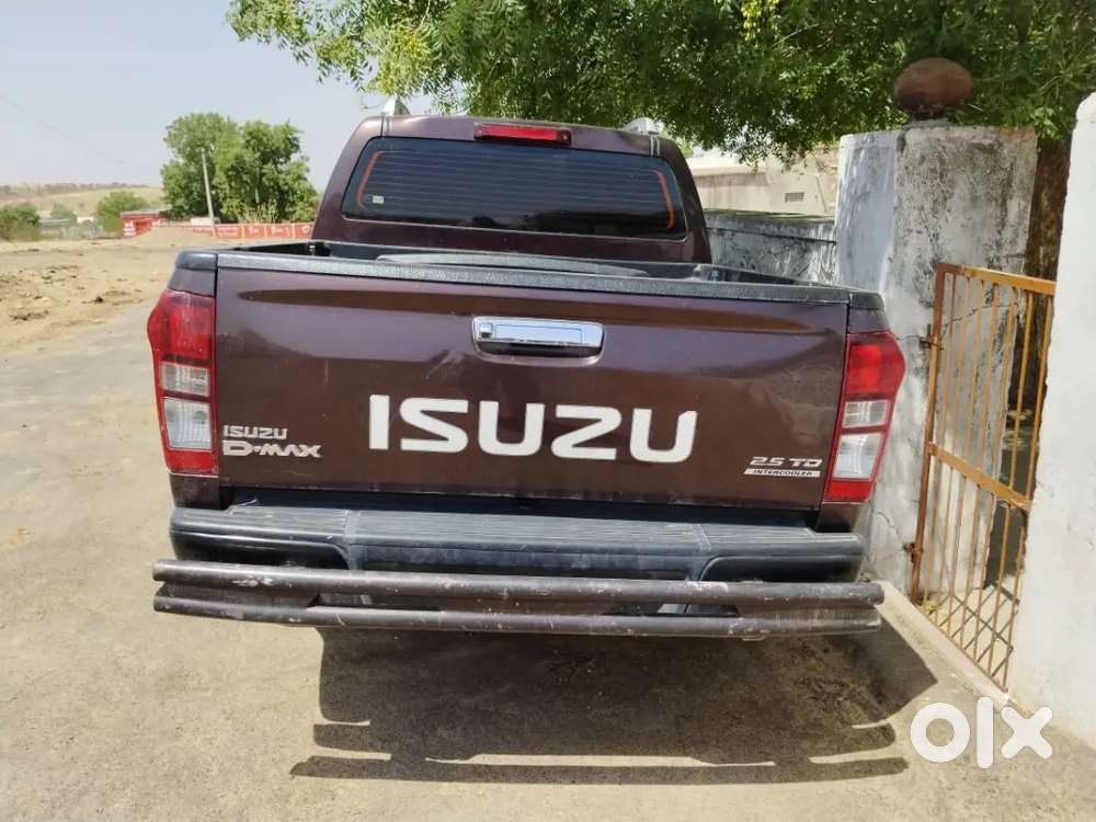 Isuzu V-cross 2020 Diesel Well Maintained