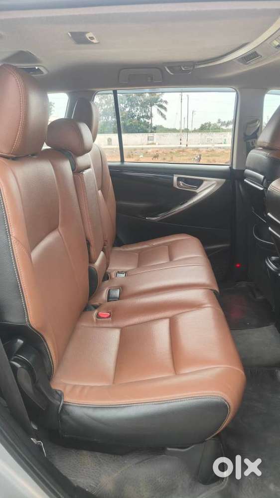 Toyota Innova Crysta 2.4 V 8 Str, 2018