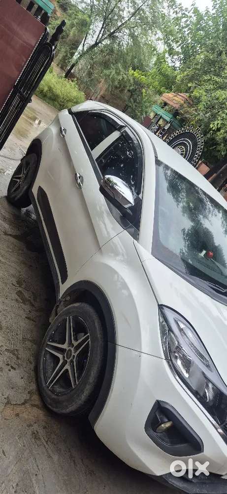 Tata Nexon Diesel Mt 2018