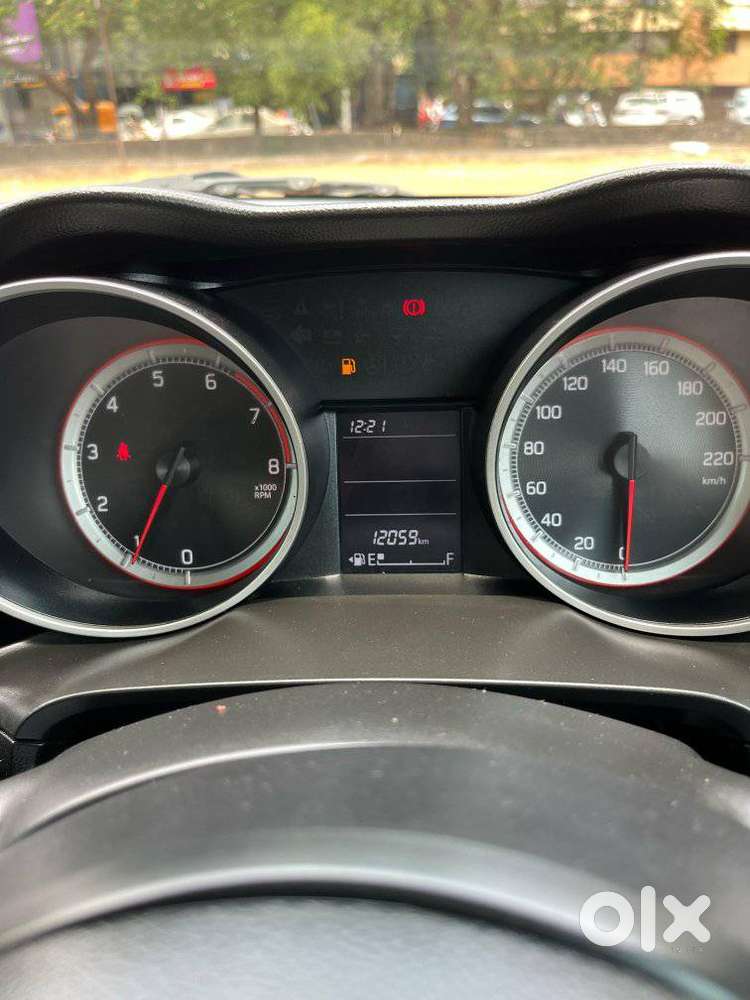 Maruti Suzuki Swift Vxi + Manual, 2022, Petrol