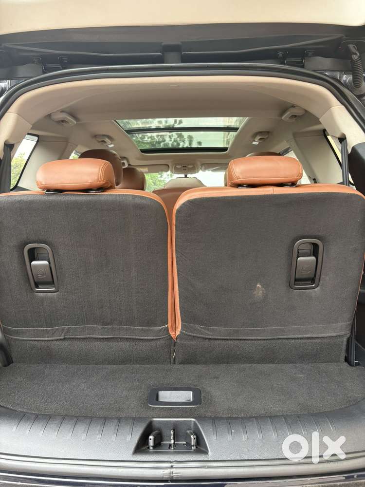 Mahindra Xuv700 2.0 Ax 5 Petrol Mt 7 Str, 2022, Petrol