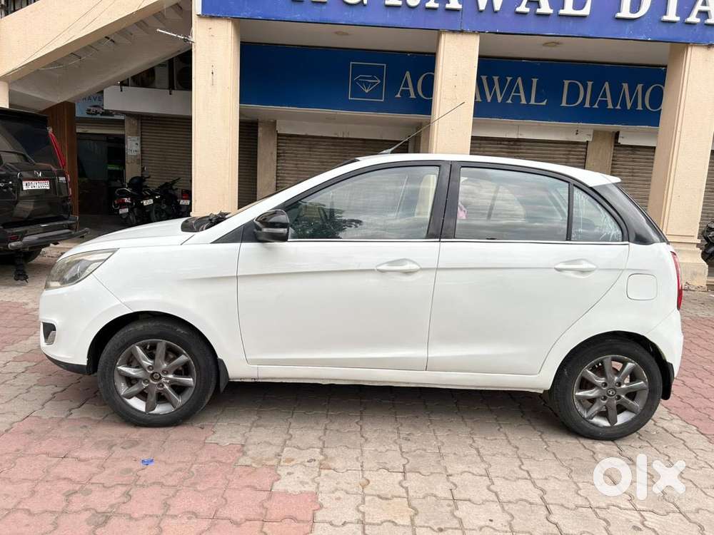 Tata Bolt Revotron Xt, 2016, Petrol