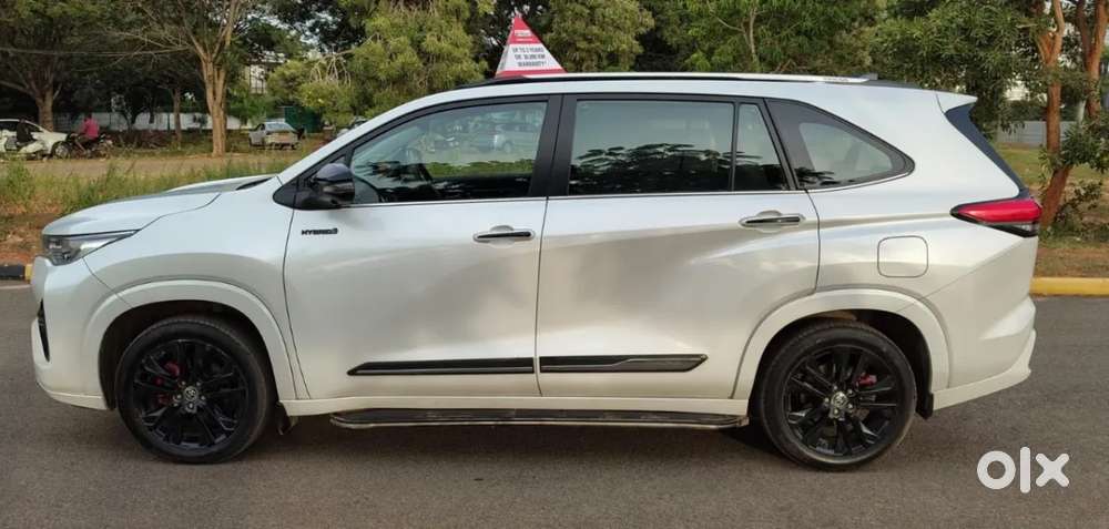 Toyota Innova Hycross 2.0 Zx (o) Hybrid 7 Str, 2024, Petrol
