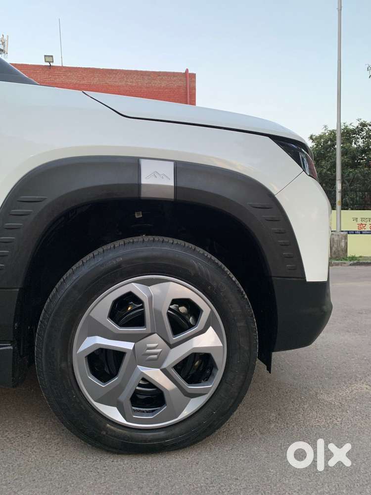 Maruti Suzuki Brezza 1.5 Vxi Smart Hybrid, 2024, Petrol