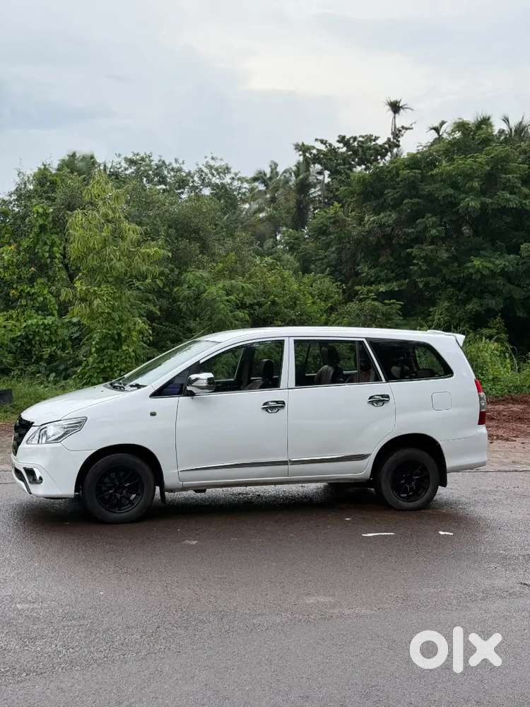 Toyota Innova 2.5 V 2012
