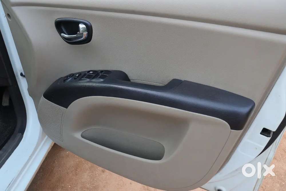 Hyundai I10 Sportz 2011(paper Valid Till 2031)