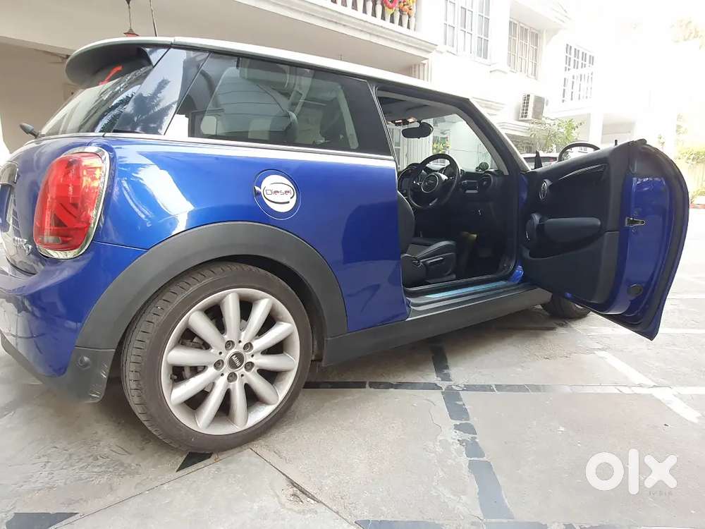 Mini Cooper 3 Door Doctor Driven