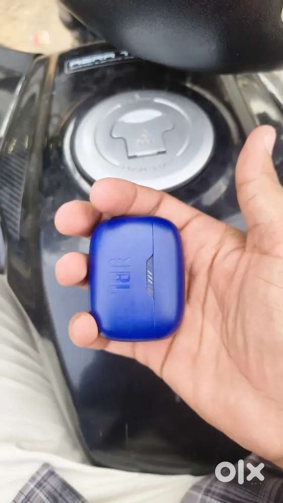 JBL 230 4 mahine purane