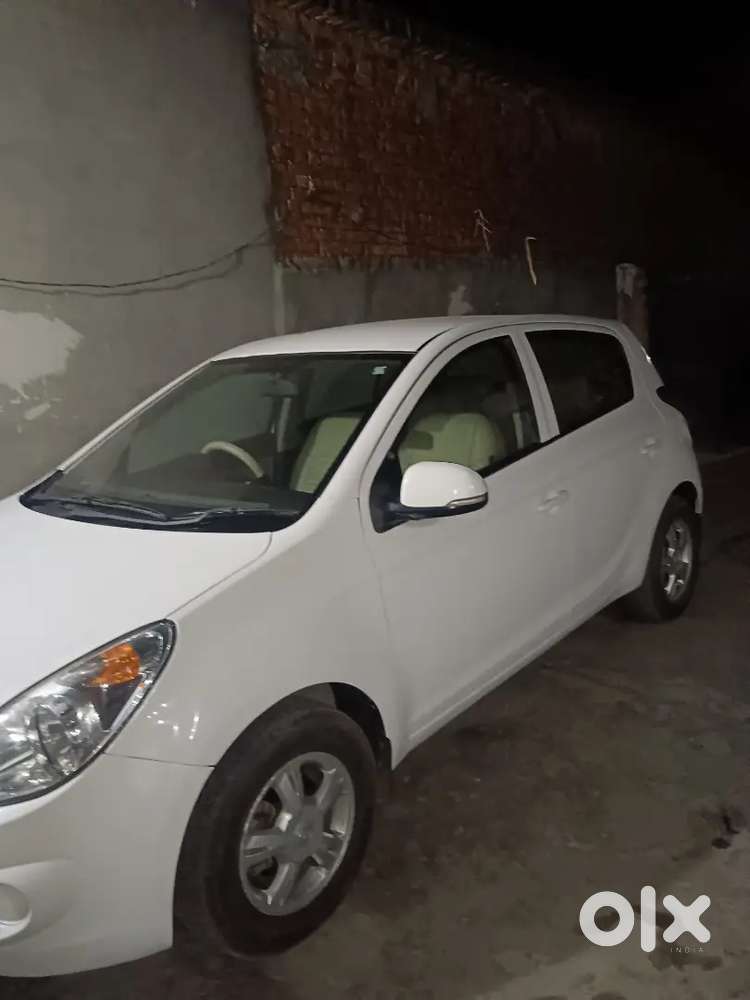 Hyundai I20 Active 2011 Diesel 100000 Km Driven