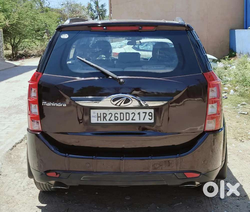 Mahindra Xuv500 W10 2017