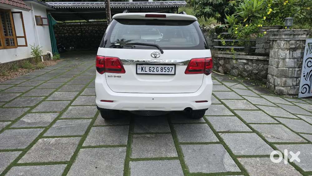 Toyota Fortuner 2014 Diesel 180000 Km Driven