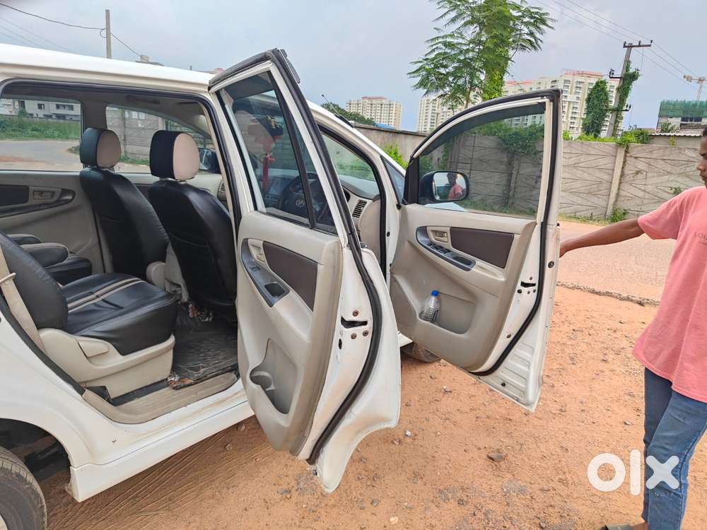 Toyota Innova 2.5 Gx 7 Str Bs-iii, 2012, Diesel