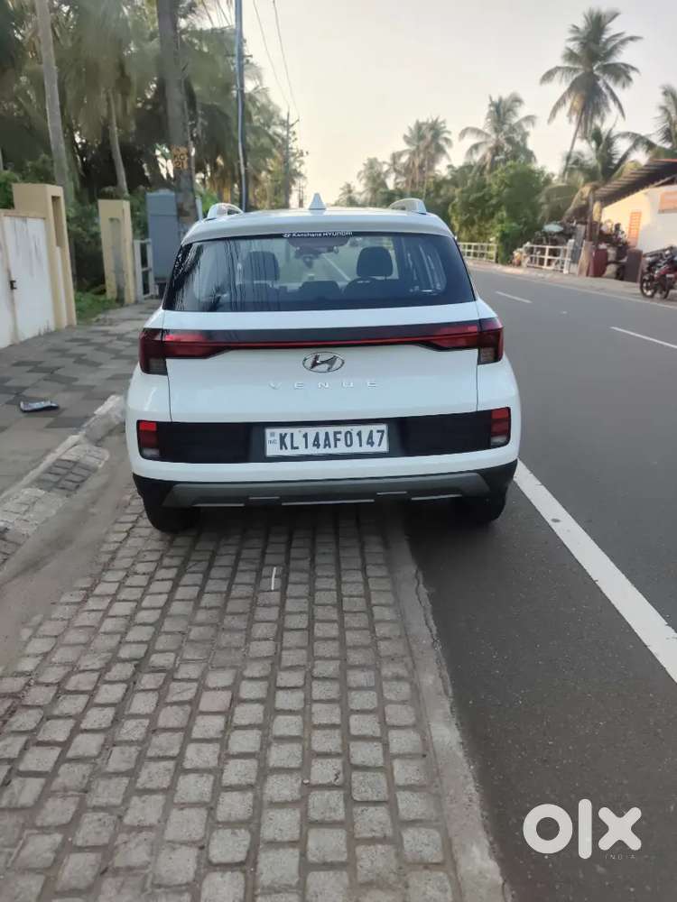 Hyundai Venue 2024 Diesel 7200 Km Driven