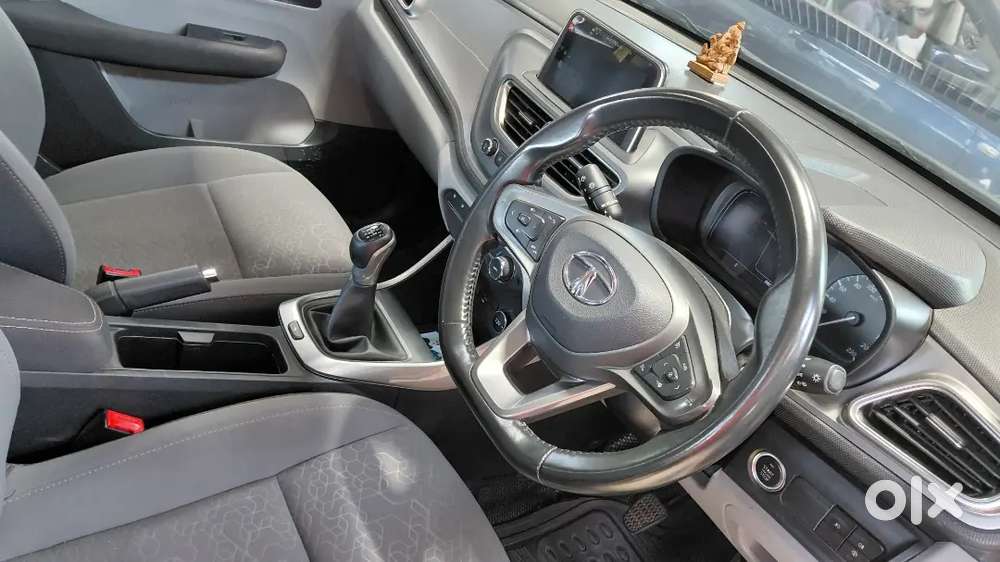 Tata Altroz Zx Petrol | Jan 2021 | Golden Black | 55,000 Km