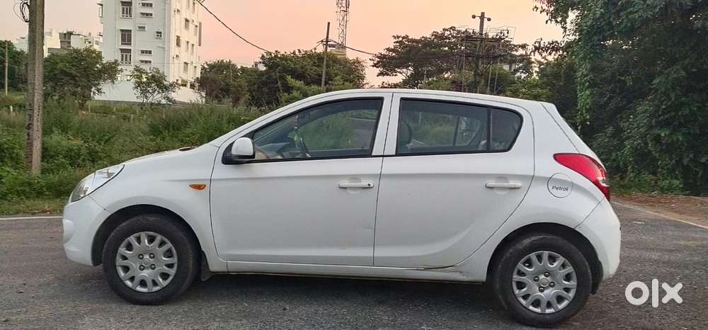Hyundai I20 Magna, 2010, Petrol
