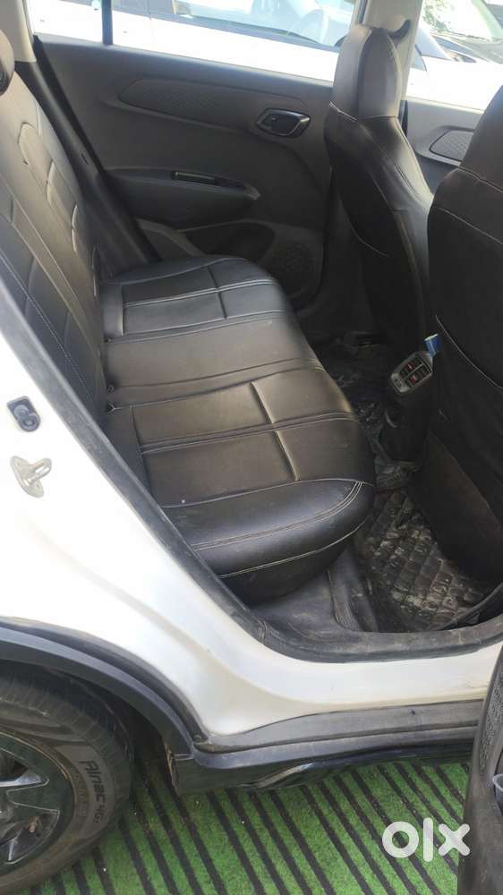 Hyundai Exter Hx6 Petrol Manual Dual Tone, 2024, Cng & Hybrids