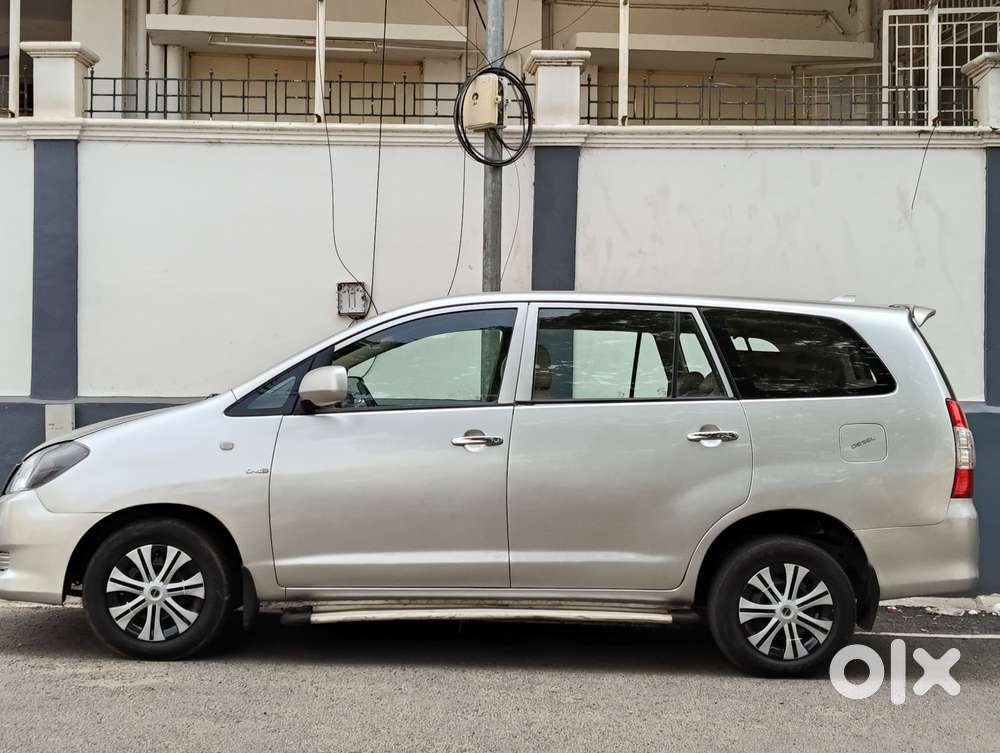 Toyota Innova 2004-2011 2.5 G4 Diesel 8-seater, 2006, Diesel