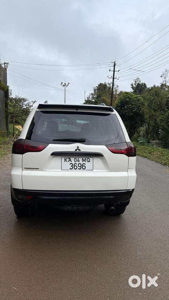 Mitsubishi Pajero Sport 2015