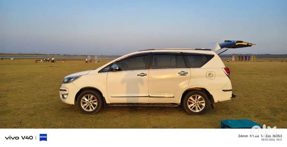 Innova Crysta 2.4 V