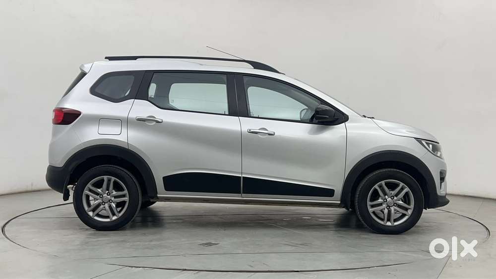 Renault Triber Rxz, 2024, Petrol