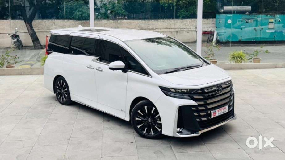 Toyota Innova Crysta