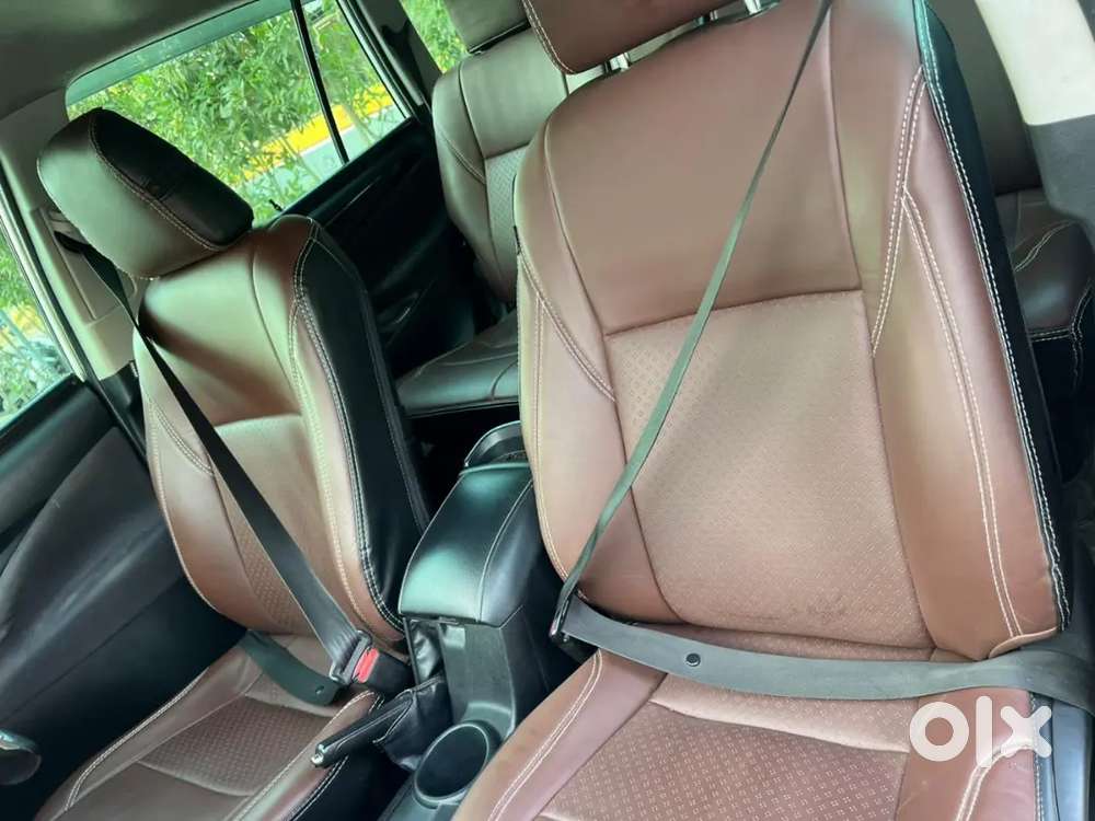 1640000 Price Of Innova Crysta