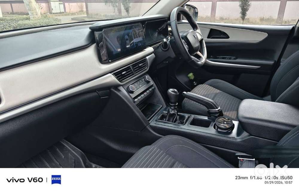 Mahindra Xuv700 2.2 Ax 3 Diesel At 5 Str, 2023, Diesel