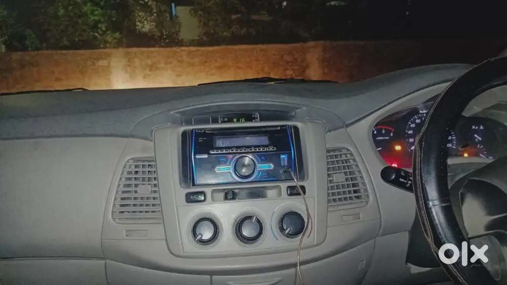 Toyota Innova 2.5 V 2014