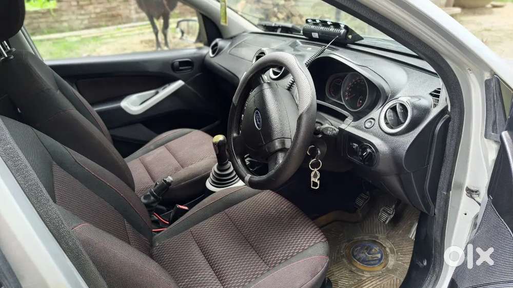 Ford Figo Petrol Titanium 2012