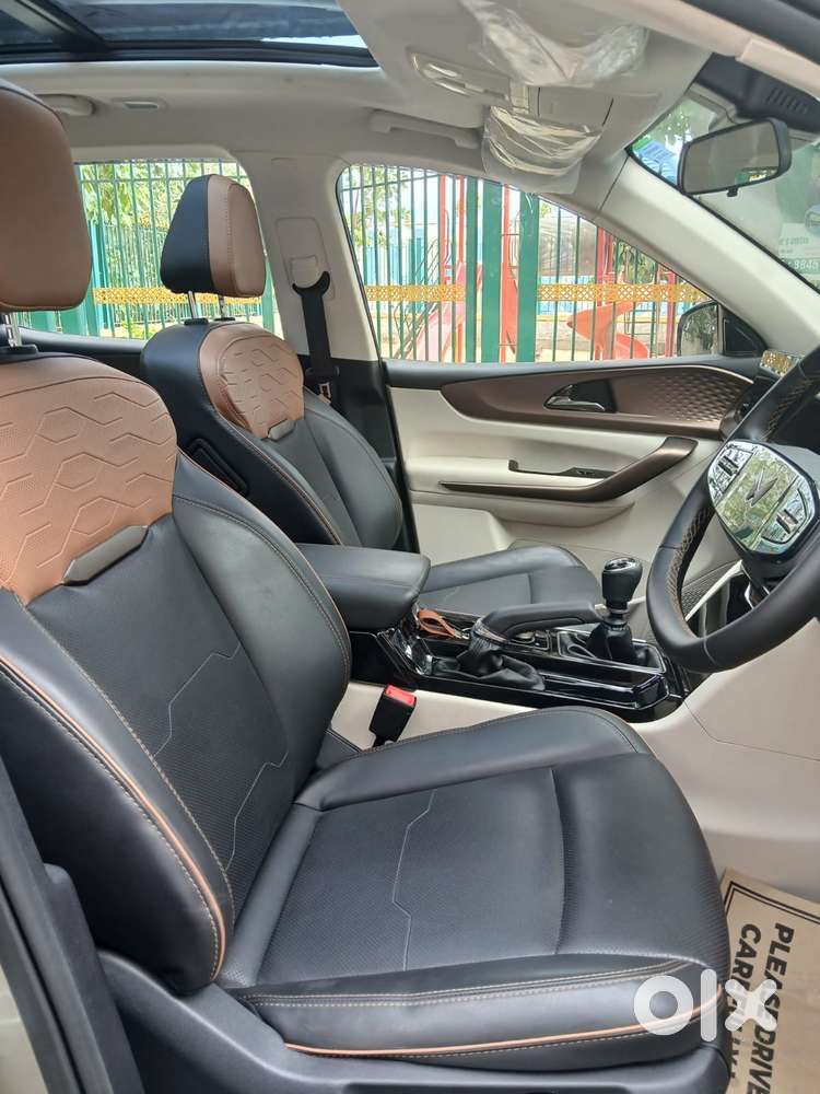 Mahindra Xuv 7xo Ax, 2026, Petrol