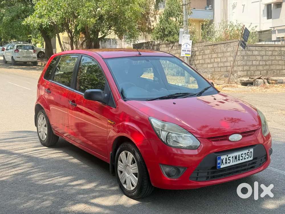 Ford Figo Petrol 2010 Selling The Car Due To Parking Issue