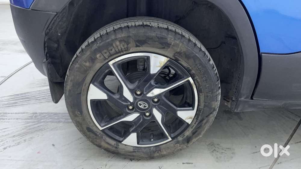 Tata Punch 1.2 Revotron Creative Amt Dual Tone, 2022, Petrol