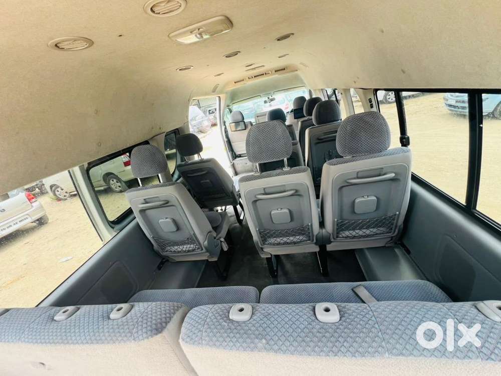 Toyota Hiace 2010 Diesel 77000 Km Driven
