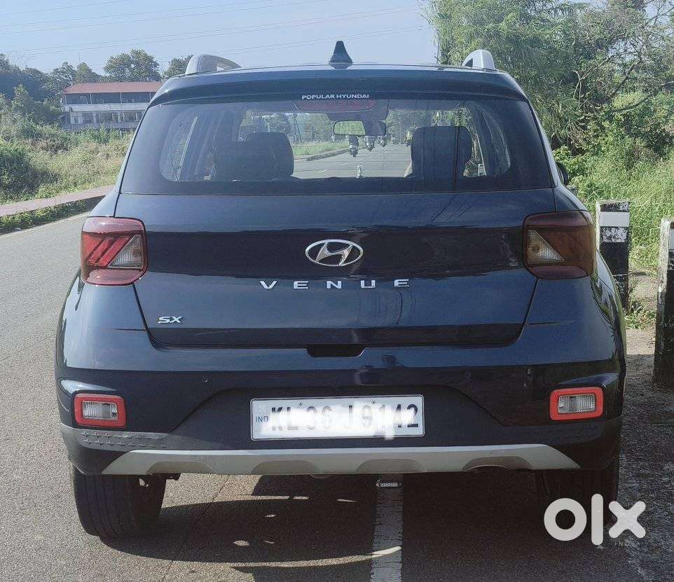Hyundai Venue Sx (o) Mt 1.5 Diesel, 2022, Diesel