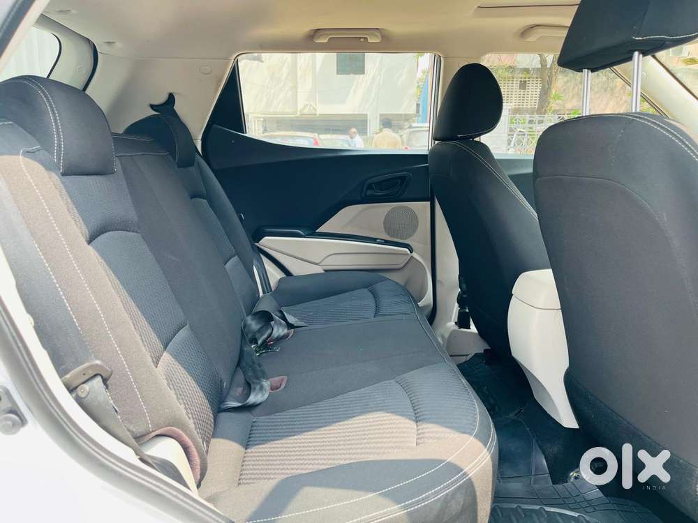 Mahindra Xuv 3xo Ax7l Petrol Mt, 2024, Petrol