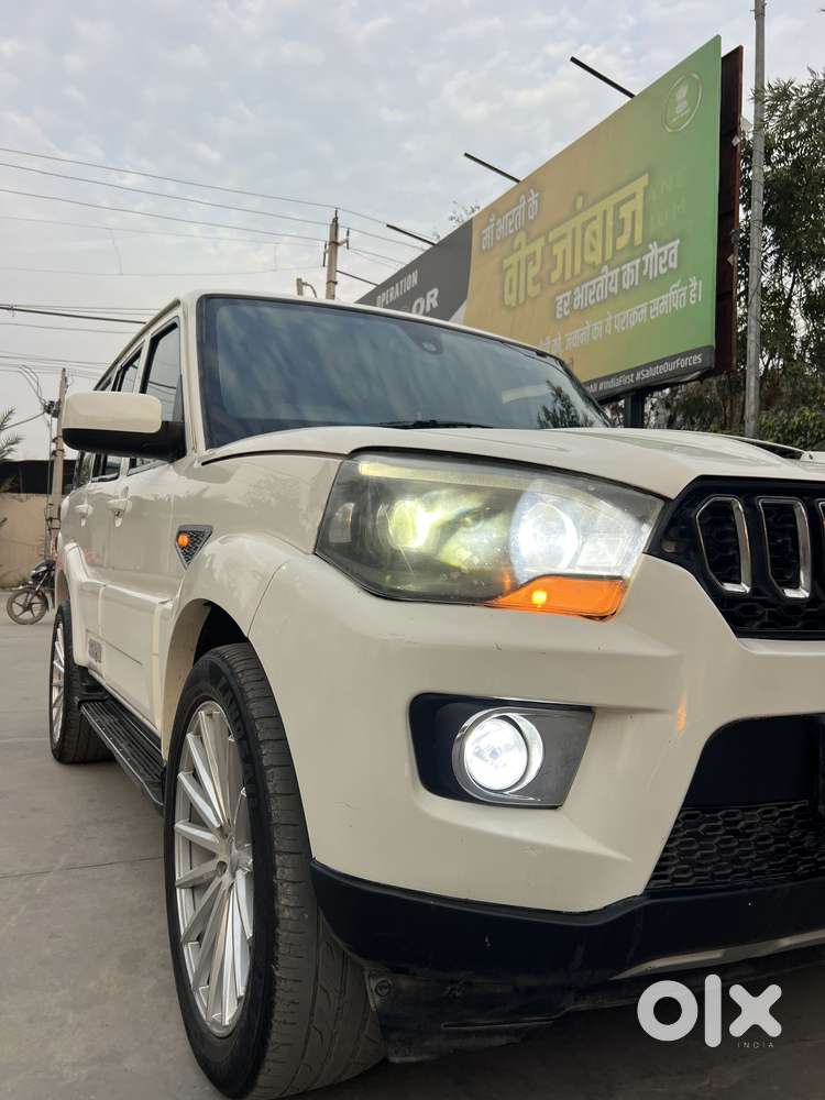 Mahindra Scorpio S10 7 Seater, 2015, Diesel