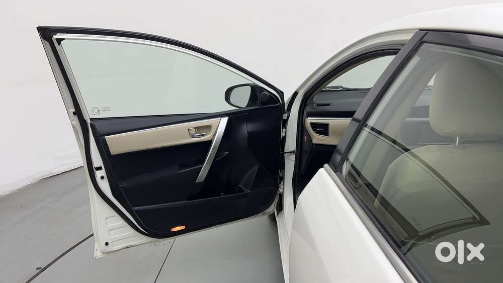 Toyota Corolla Altis 1.8 G, 2015, Petrol