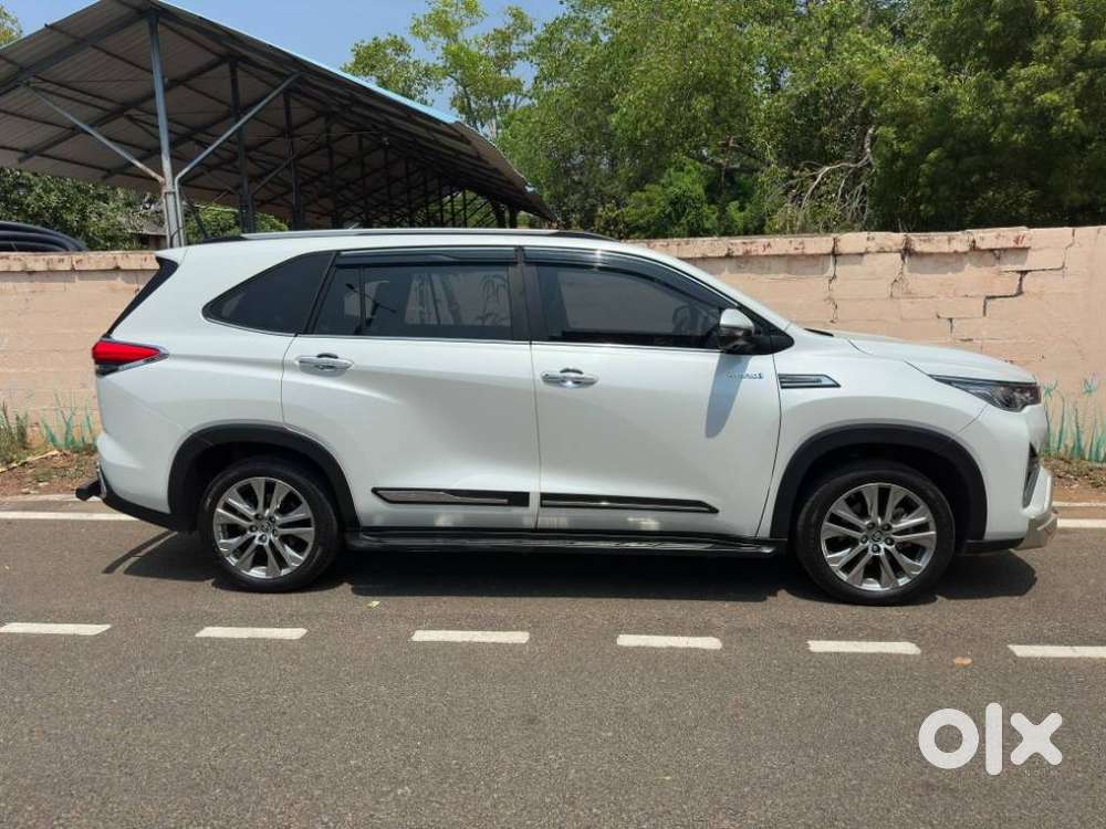 Toyota Innova Hycross 2.0 Vx (o) Hybrid 7 Str, 2024, Petrol