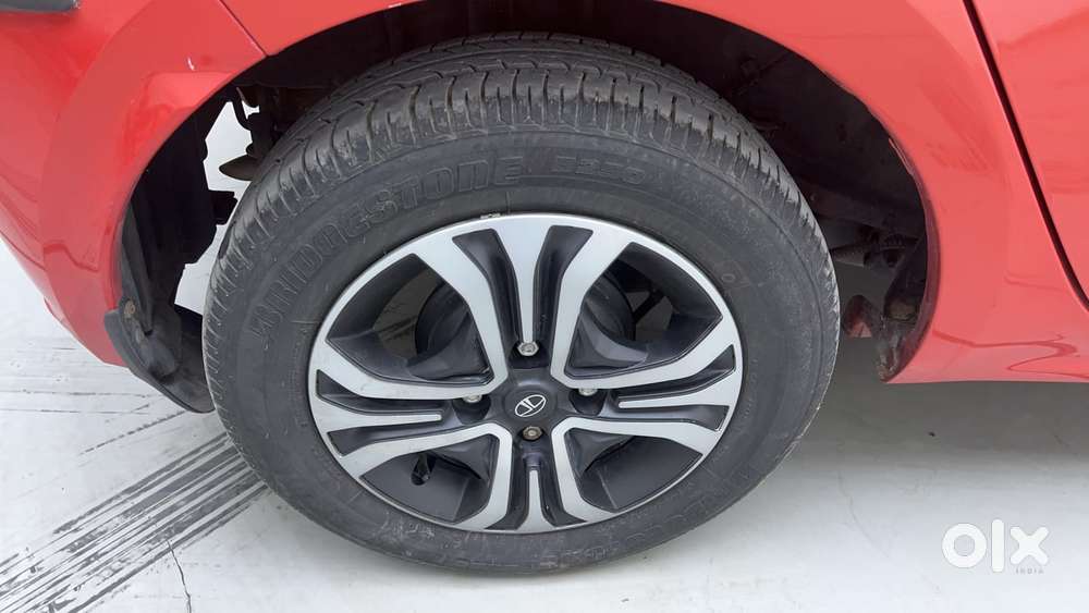 Tata Tiago 1.2 Revotron Xt Option, 2024, Petrol