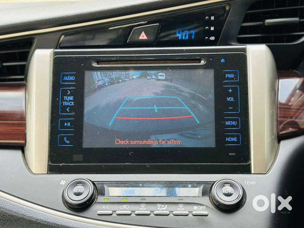 Toyota Innova Crysta 2.4 V 7 Str, 2016, Diesel