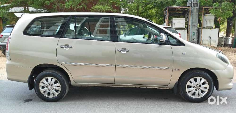 Toyota Innova 2.5 Vx 8 Str Bs-iii, 2010, Diesel