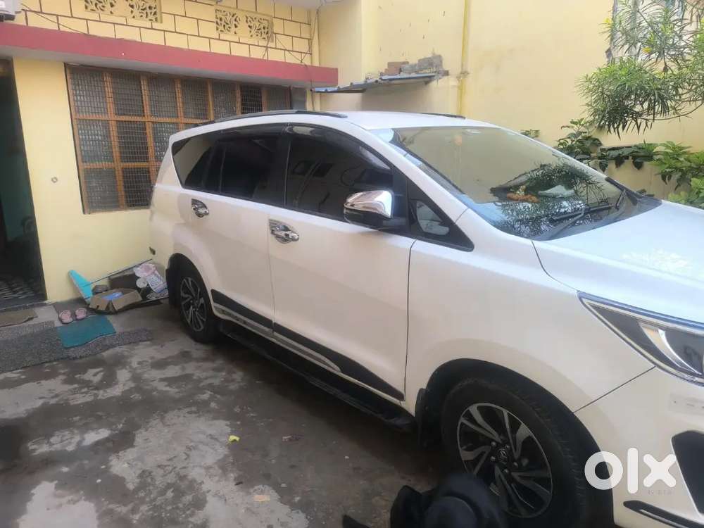 Toyota Innova Crysta