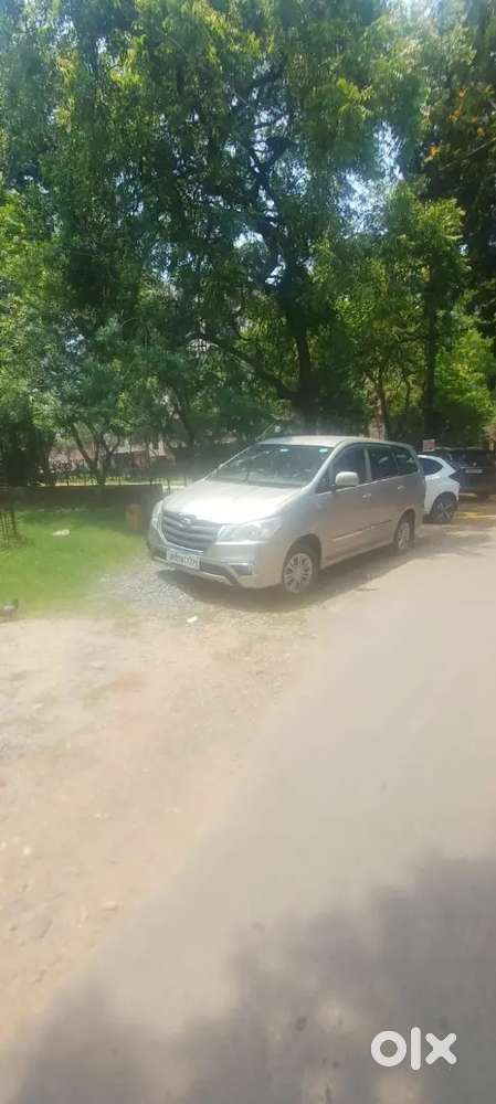 Toyota Innova 2012 Diesel Well Maintained